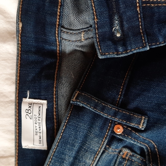 Gap sexy boot low-cut jeans, size 28 xl - Picture 2 of 3